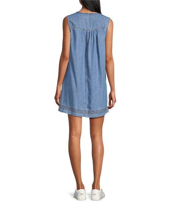 Westbound Petite Size Sleeveless V-Neck Shift Dress Product Image
