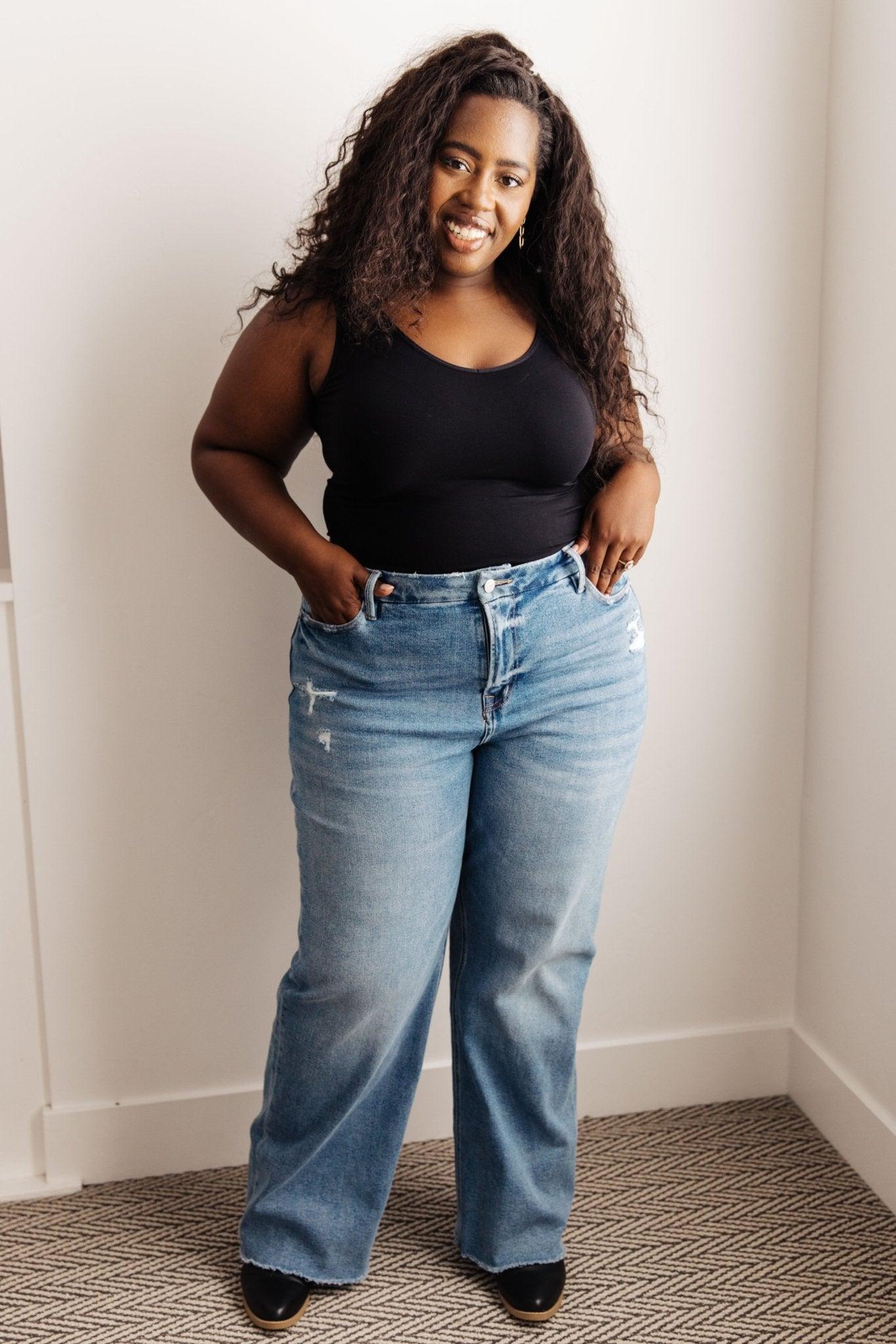 Rose High Rise 90's Straight Jeans in Dark Wash (Online Exclusive) Product Image