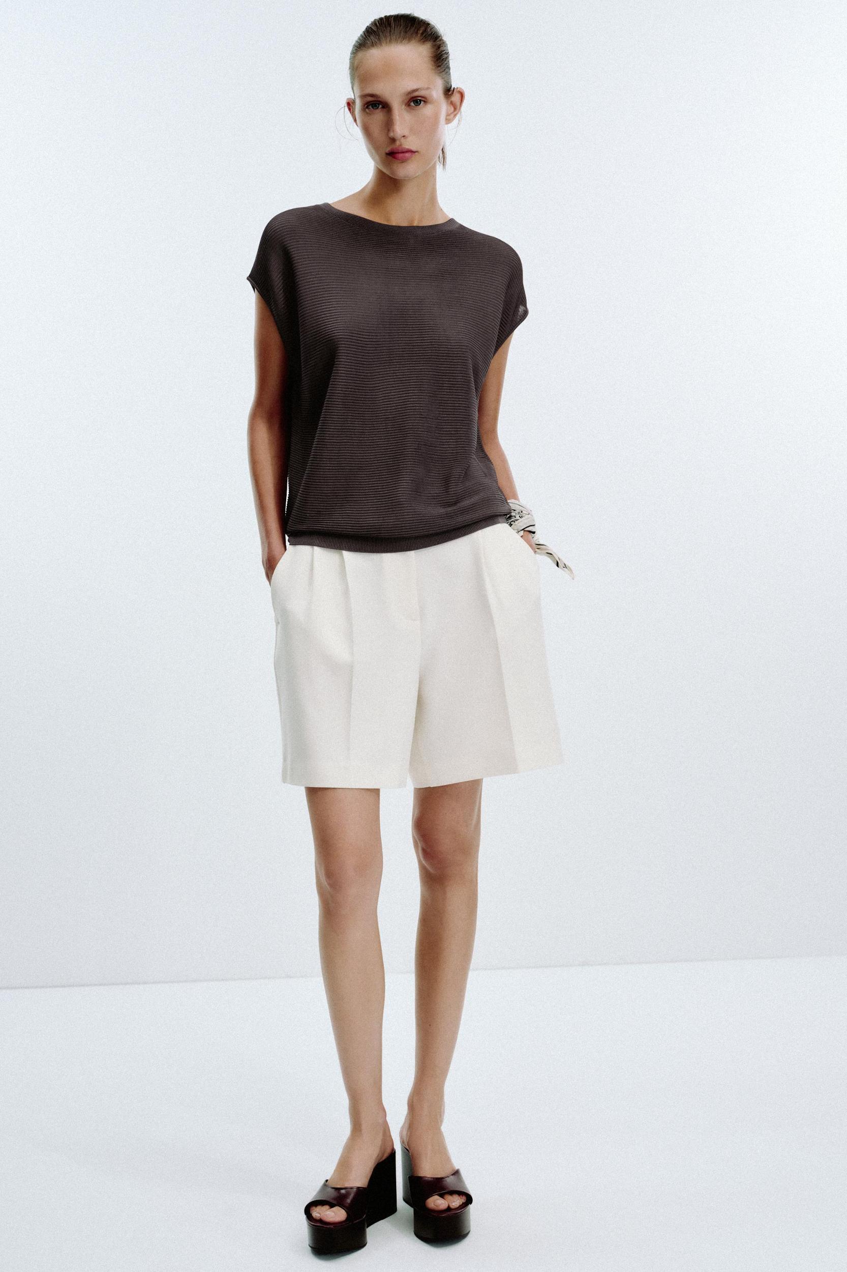 SLEEVELESS RIB KNIT TOP Product Image