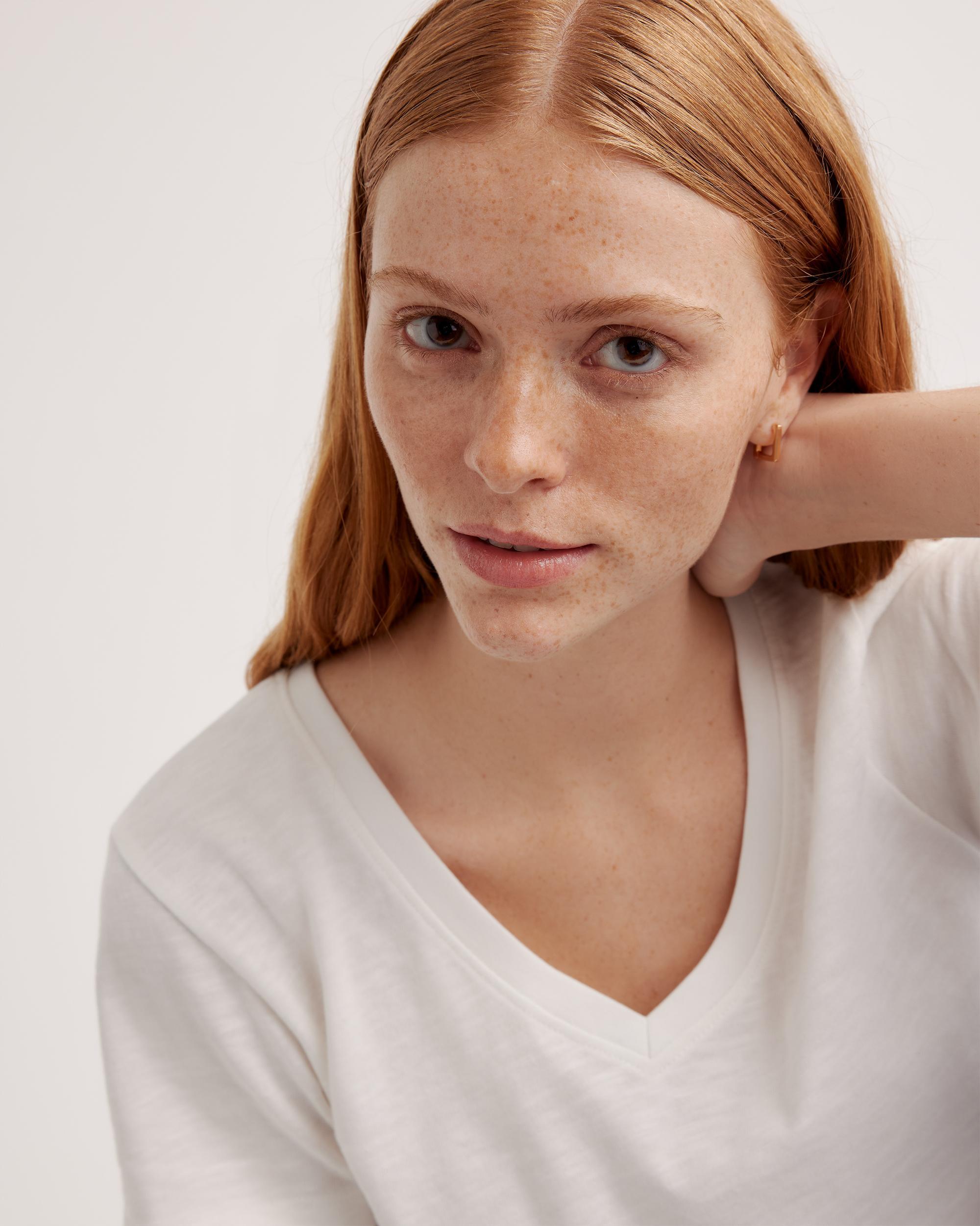 Quince | Women's Slub V-Neck T-Shirt Organic Cotton Product Image