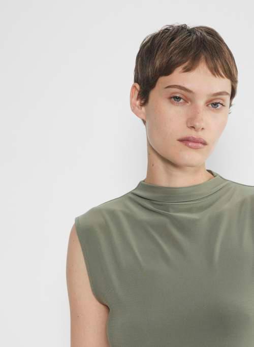 smooth matter™ botanist hip tank Product Image