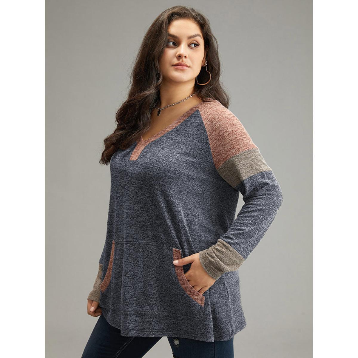 Plus Size Contrast Pocket Raglan Sleeve T-shirt Indigo Women Casual Contrast Plain V-neck Dailywear T-shirts BloomChic 18-20/2X Product Image