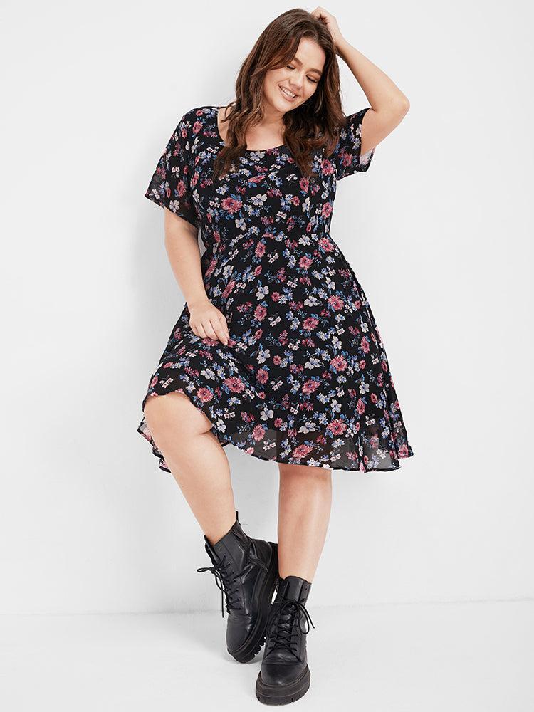 Bloom Dress - Scoop Neck Pocket Floral Short Dress Female Product Image