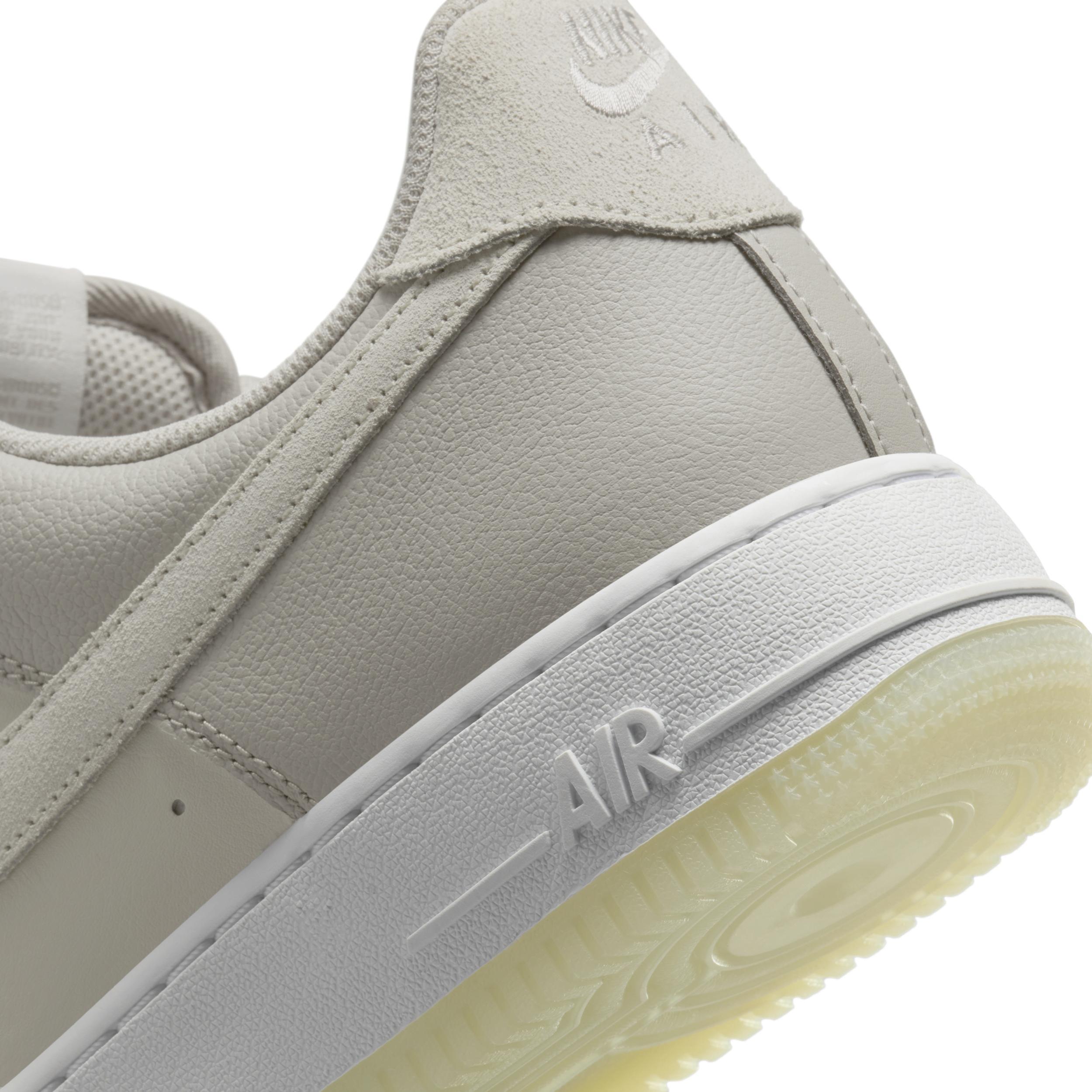 Nike Air Force 1 '07 LV8 Men's Shoes Product Image