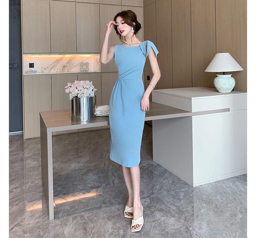 Sleeveless Crew Neck Plain Midi Sheath Dress Product Image