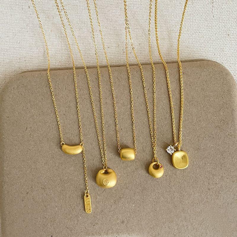 Pendant Necklace Product Image