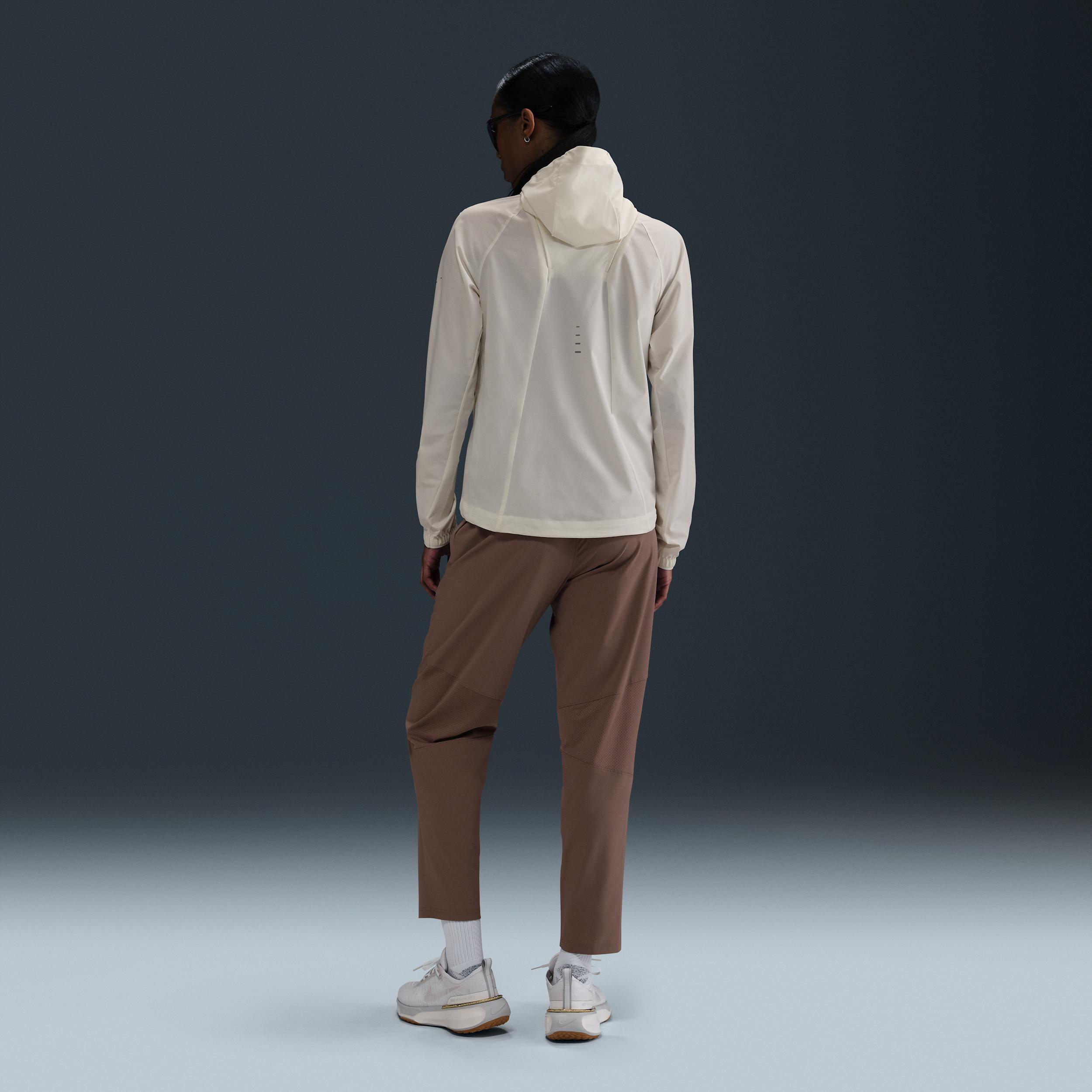 Nike Women's Swift Repel Packable Running Jacket Product Image