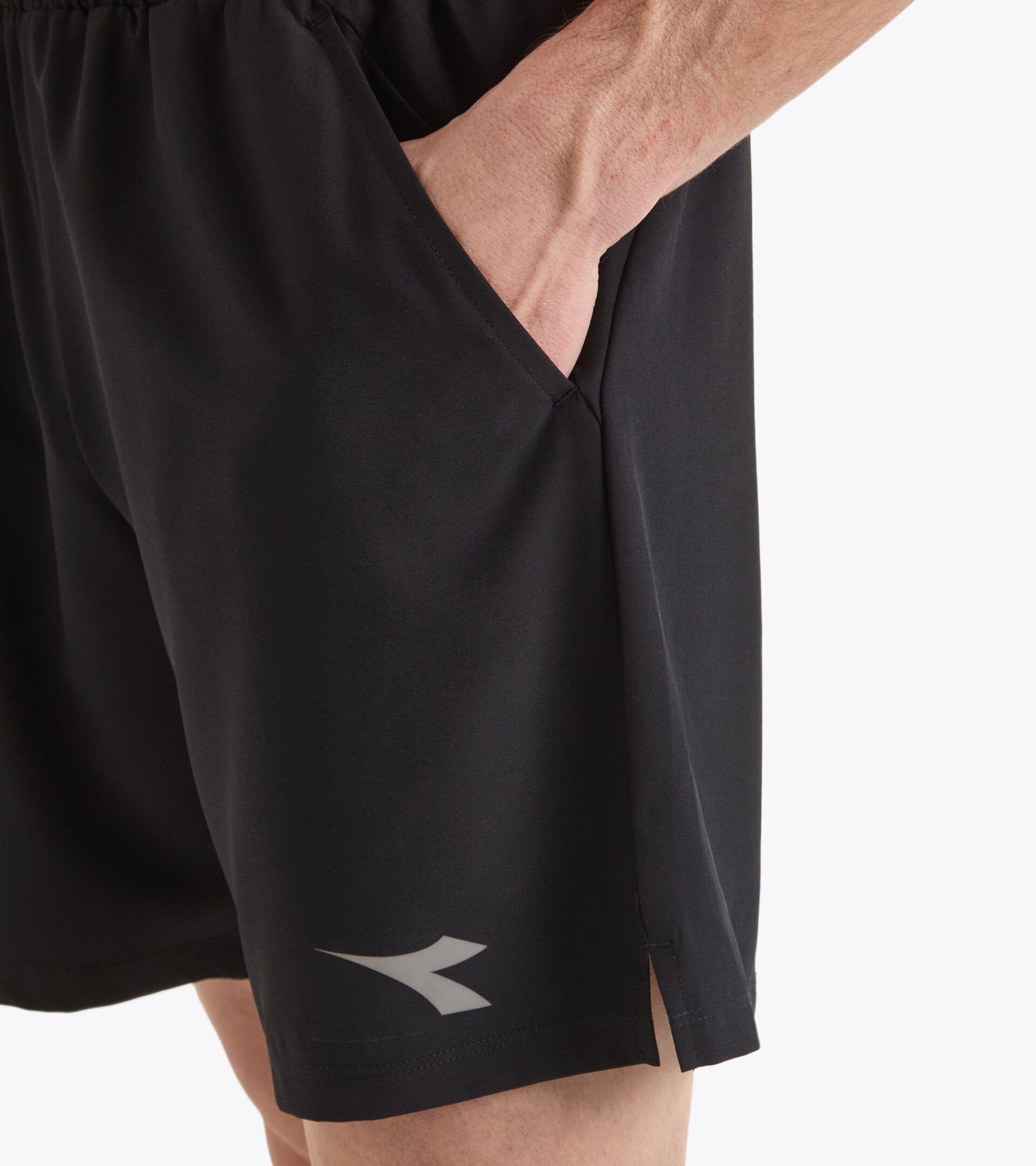 SHORTS RUN 7 Product Image