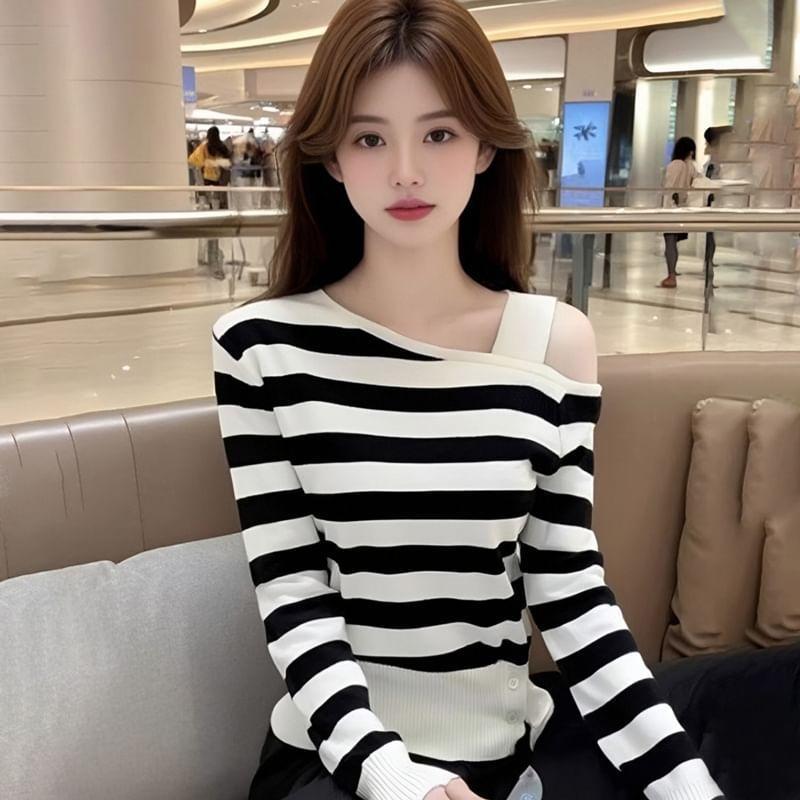 Long-Sleeve Cold Shoulder Asymmetrical Buttoned Slit Slim Fit Knit Top Product Image