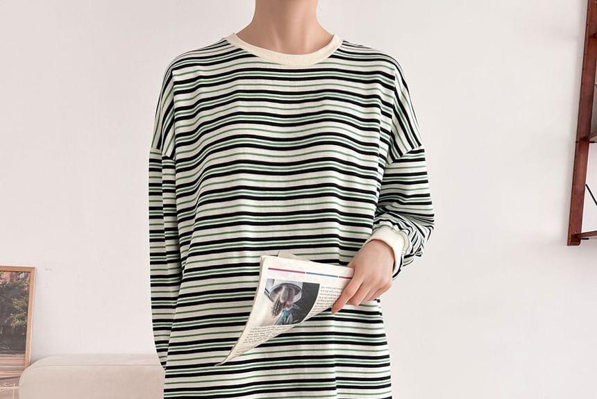 Long-Sleeve Striped Loose-Fit Midi Dress Product Image
