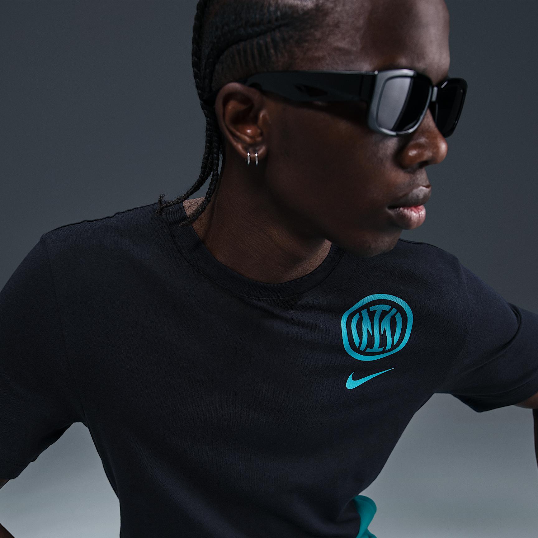 Inter Milan Nike Men's Soccer T-Shirt Product Image