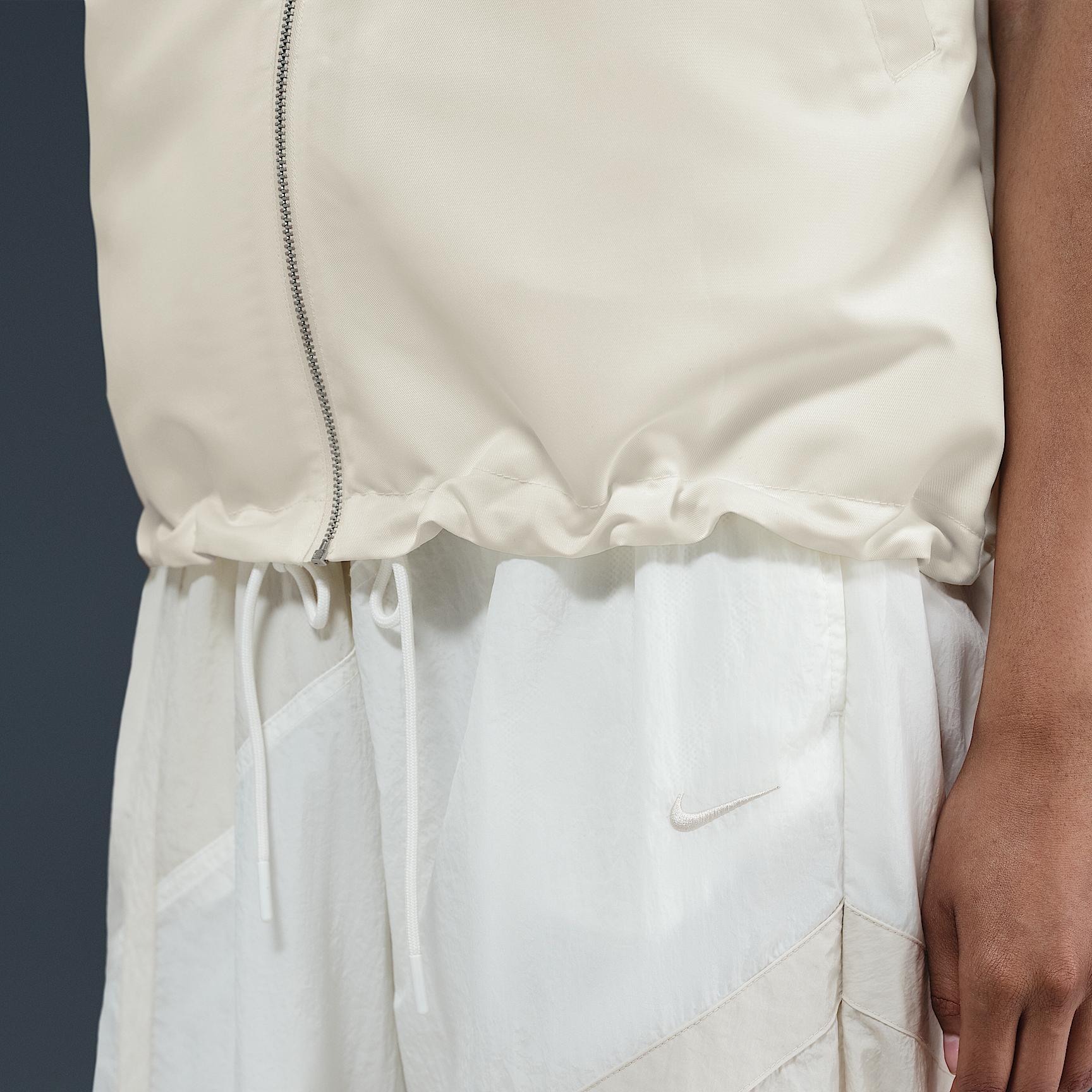 Nike Sportswear Windrunner Women's Shine Vest Product Image
