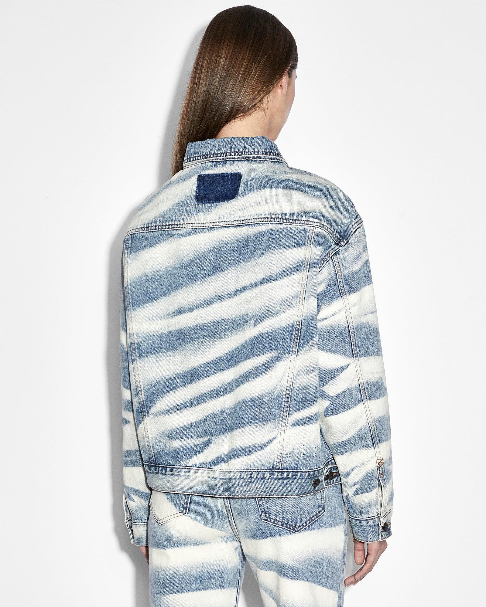 OVERSIZED JACKET STROKES Female Product Image