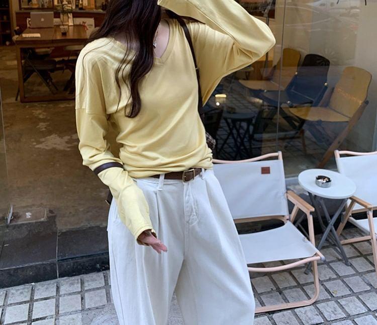 Long-Sleeve V-Neck Plain Tee Product Image