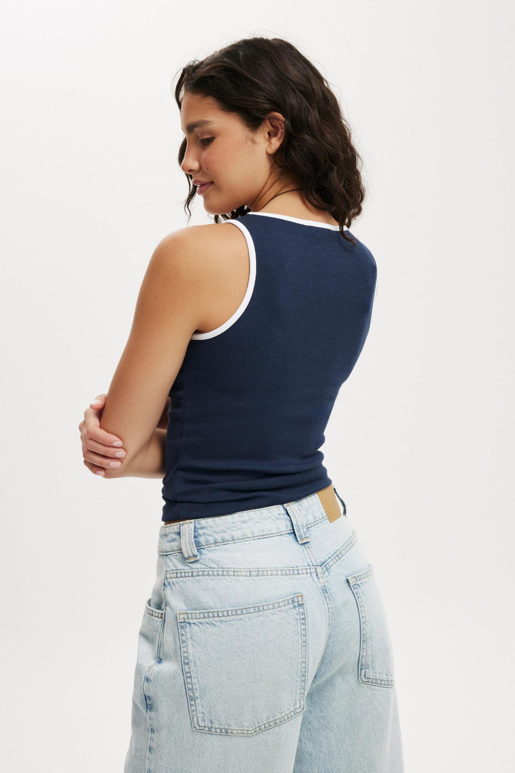 Byron Scoop Tank Product Image