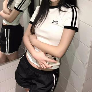 Short-Sleeve Crew Neck Striped Bow Embroidered T-Shirt Product Image