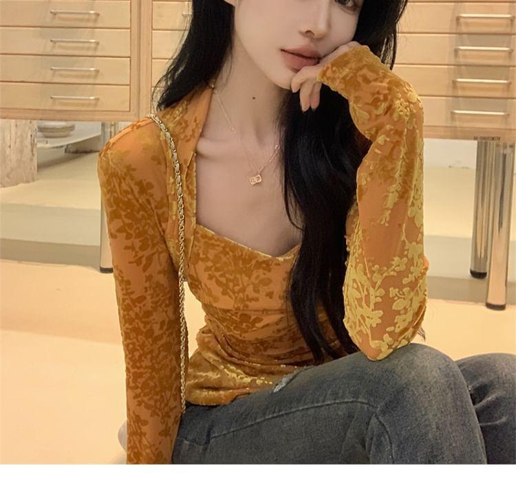 Long-Sleeve V-Neck Jacquard Ruched Slim Fit Crop Top Product Image