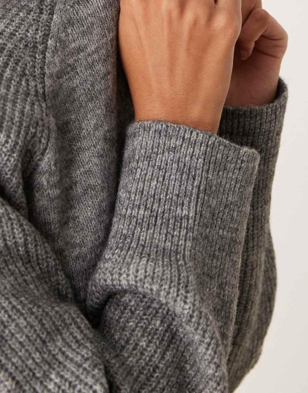 Selected Femme knitted sweater in gray Product Image