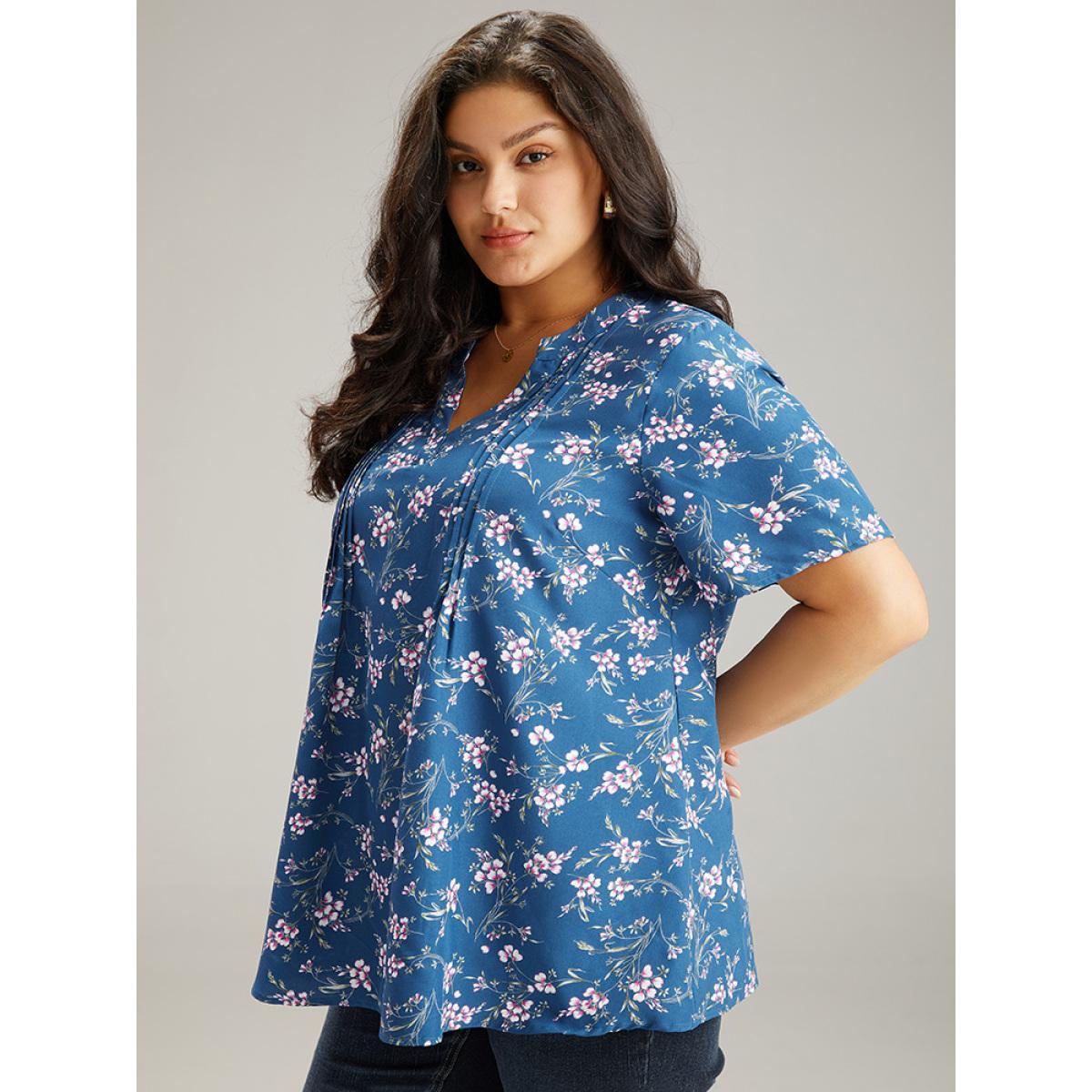 Plus Size Aegean Floral Print Notched Pleated Detail Blouse Women Elegant Short sleeve Notched collar Dailywear Blouses BloomChic 22-24/3X Product Image