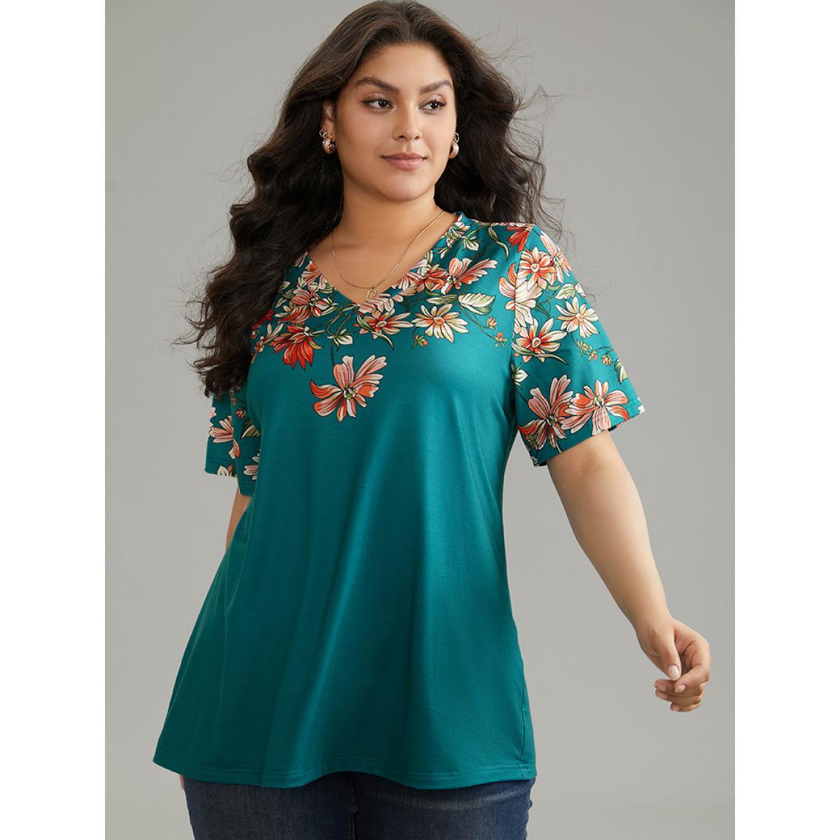 Plus Size Contrast Floral Print V Neck T-shirt Aegean Women Elegant Contrast Floral V-neck Dailywear T-shirts BloomChic 14-16/1X Product Image