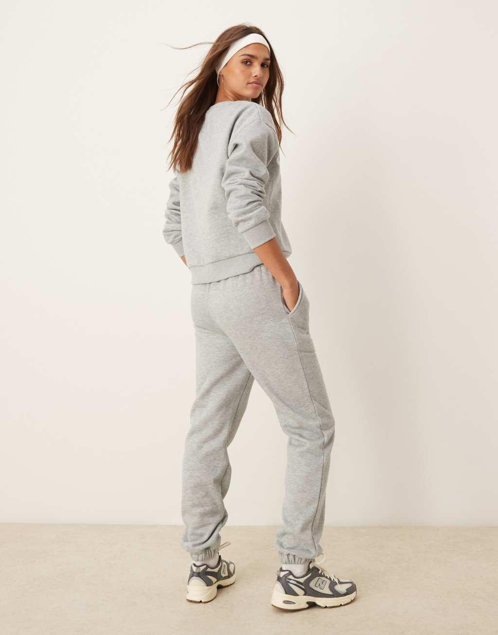 Urban Threads lounge sporty sweatpants in gray Product Image