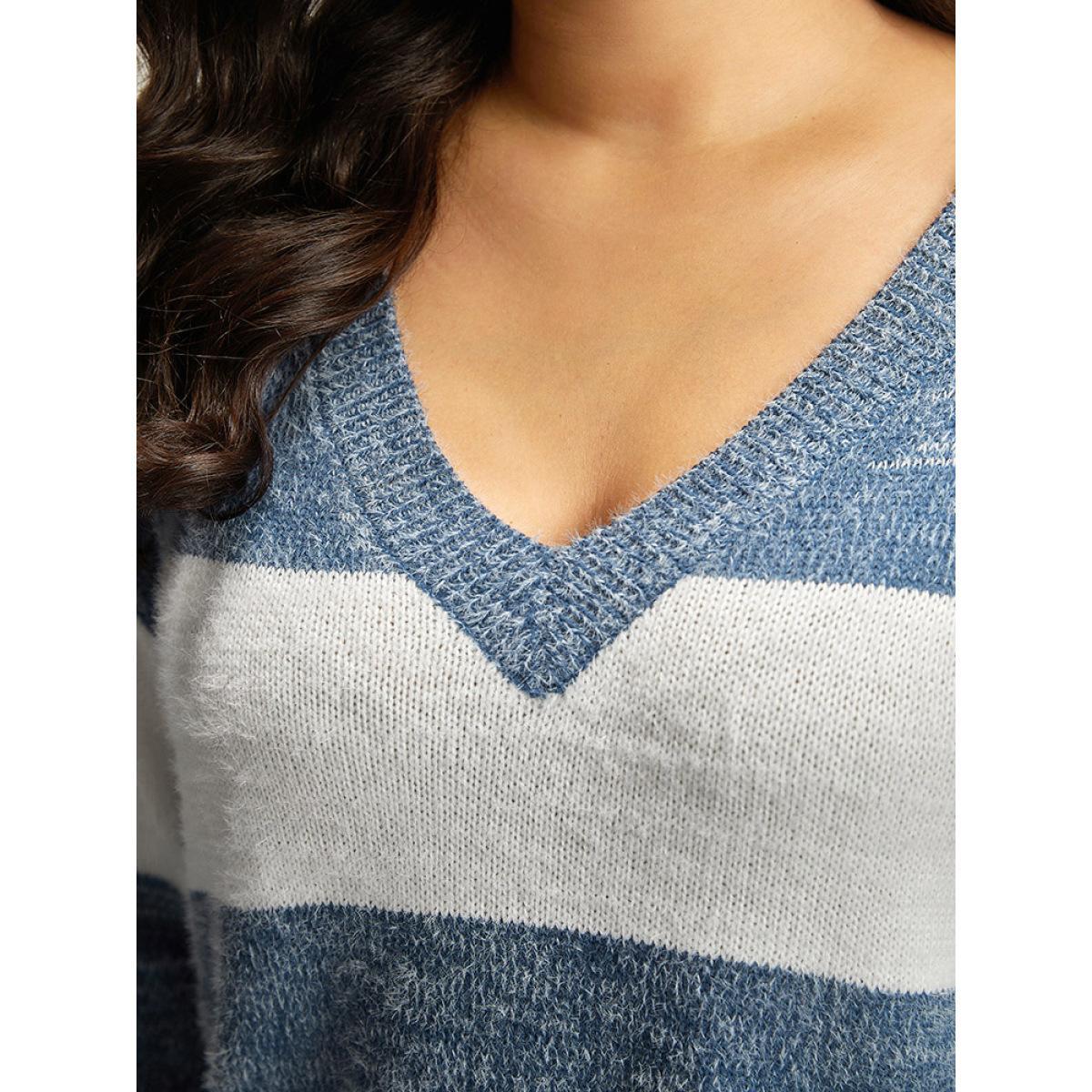 Plus Size Colorblock Contrast V Neck Pullover Multicolor Women Casual Long Sleeve V-neck Dailywear Pullovers BloomChic 28/5X Product Image