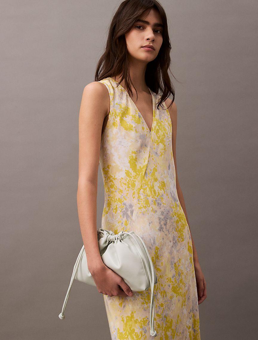Drawstring Crossbody Bag Product Image