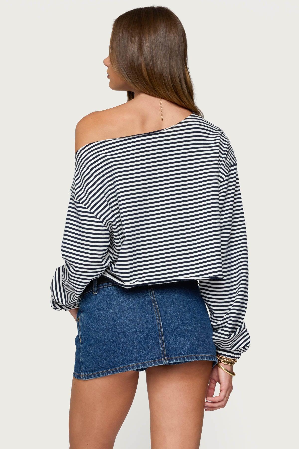 Aveline Off Shoulder Light Sweatshirt Product Image