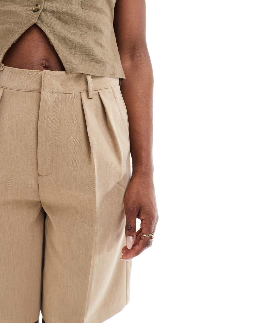 Urban Revivo high waisted tailored jorts in tan Product Image