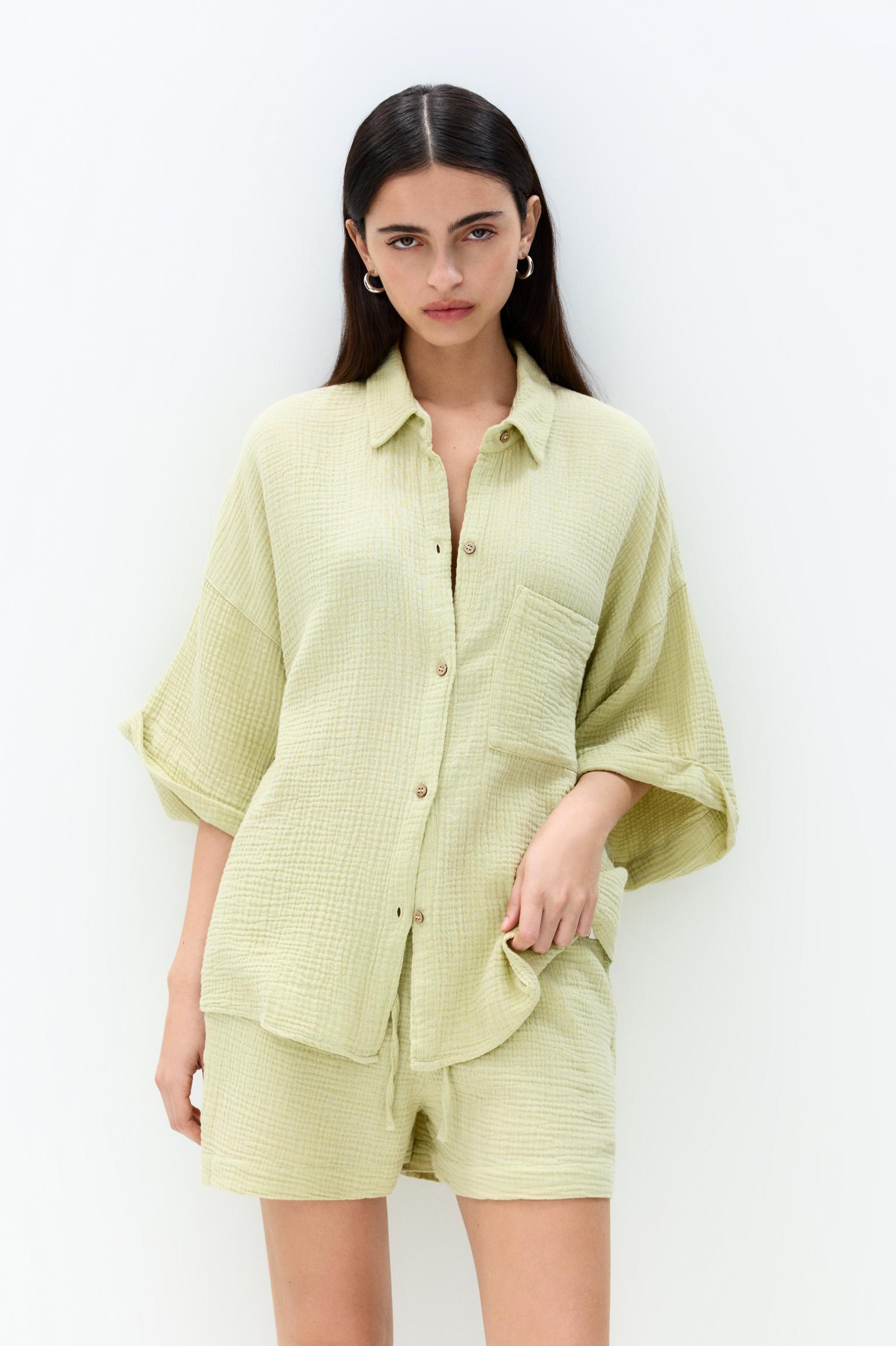 Textured short sleeve shirt Product Image