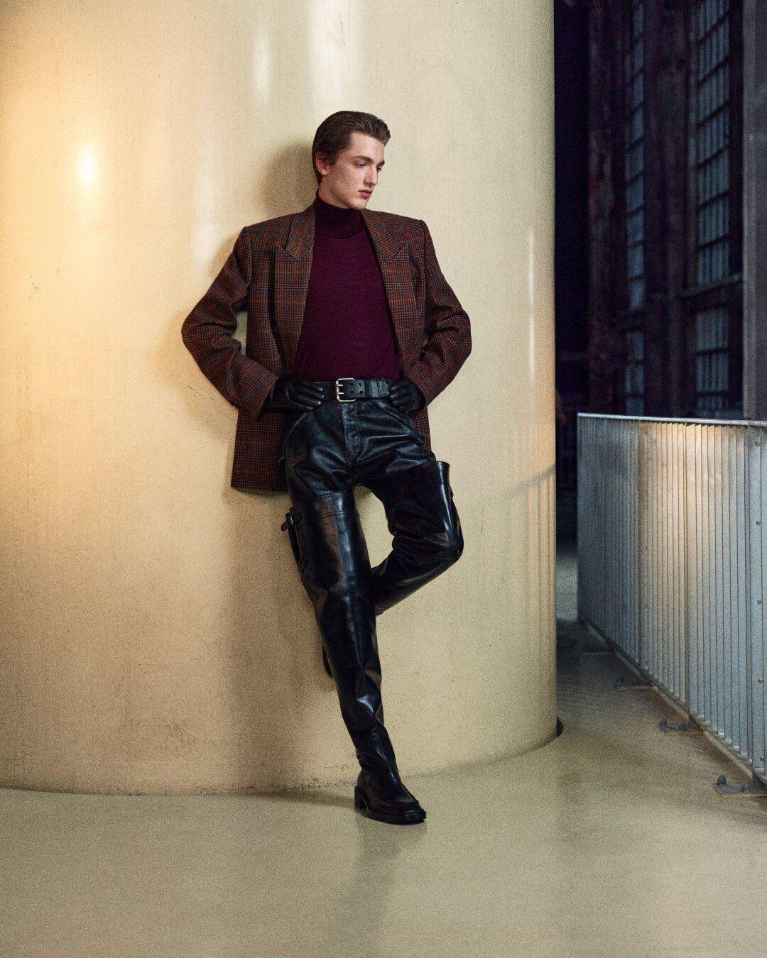 turtleneck in wool Product Image