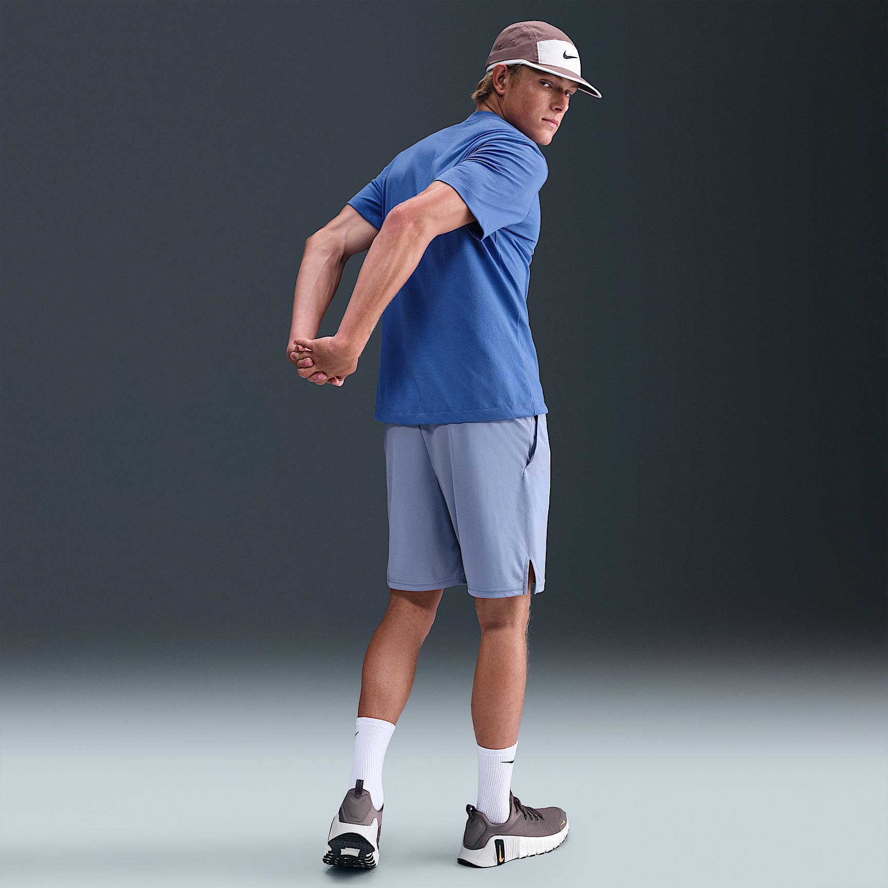 Nike Men's Dri-FIT Fitness T-Shirt Product Image