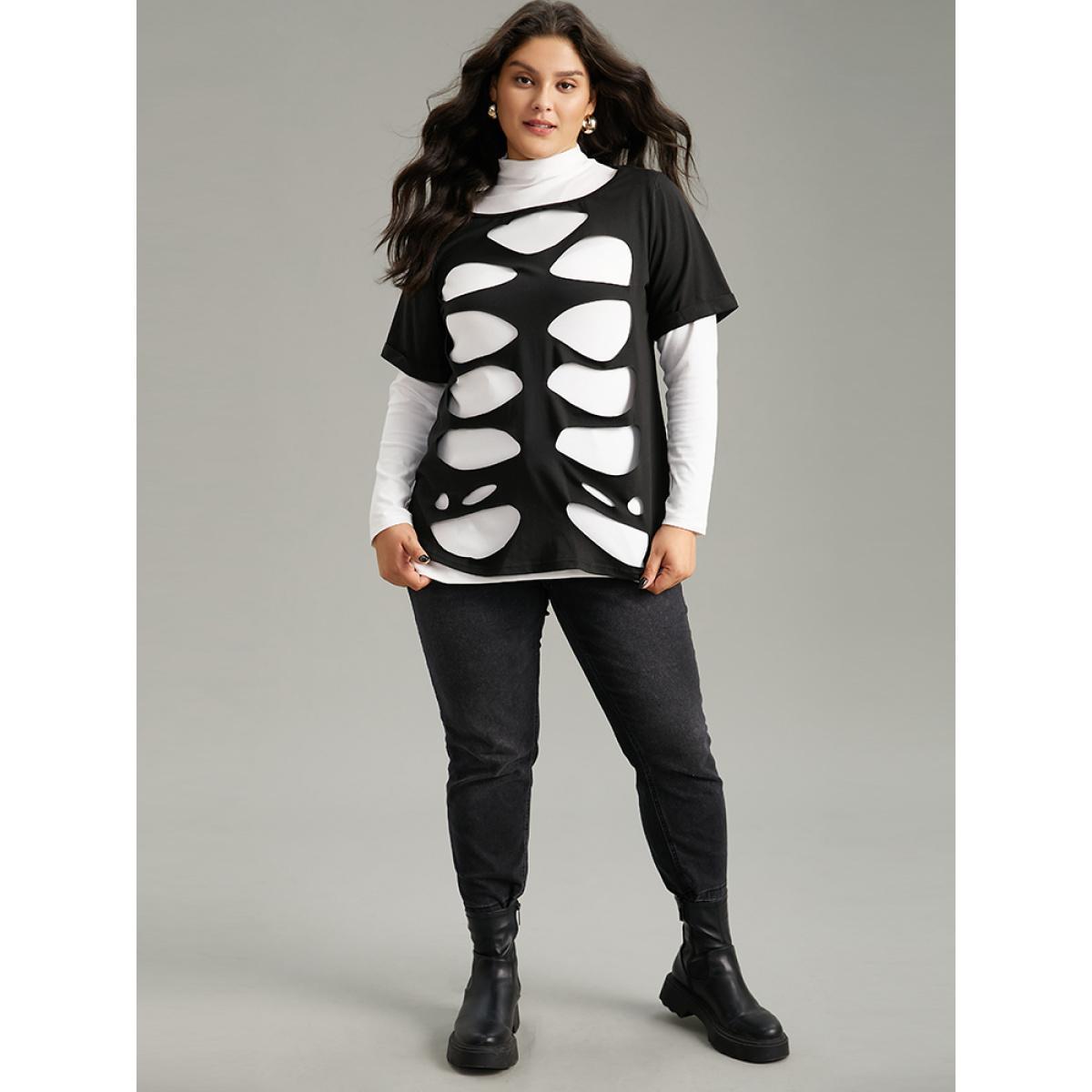 Plus Size Halloween Solid Distressed T-shirt Black Women Casual Plain Plain Keyhole Cut-Out Festival-Halloween T-shirts BloomChic 28/5X Product Image