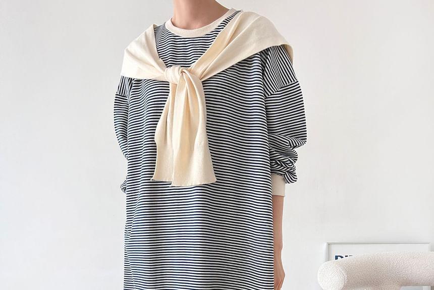 Long-Sleeve Striped Loose-Fit Midi Dress Product Image