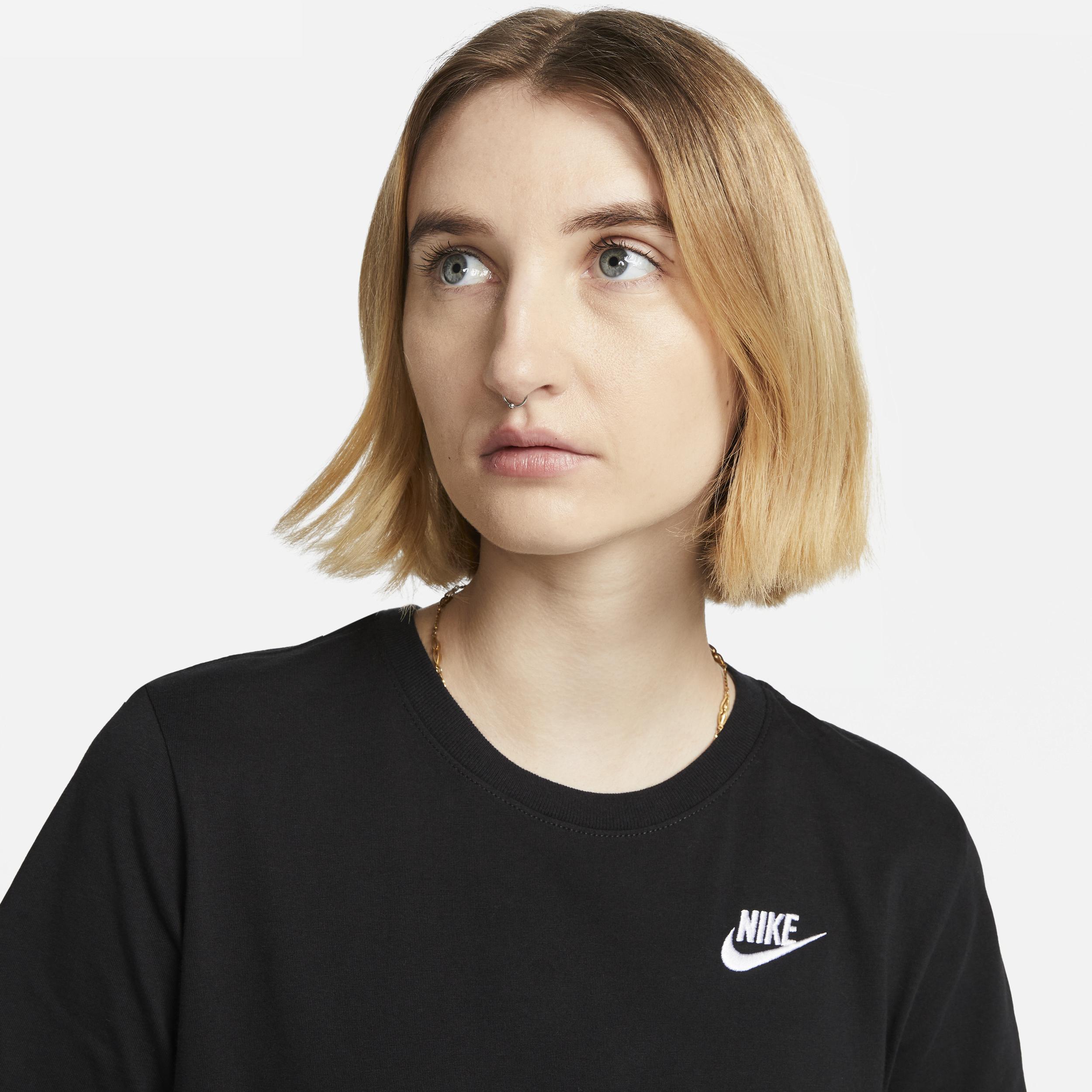 Women's Nike Sportswear Club Essentials Tee, Size: XS, Black Product Image