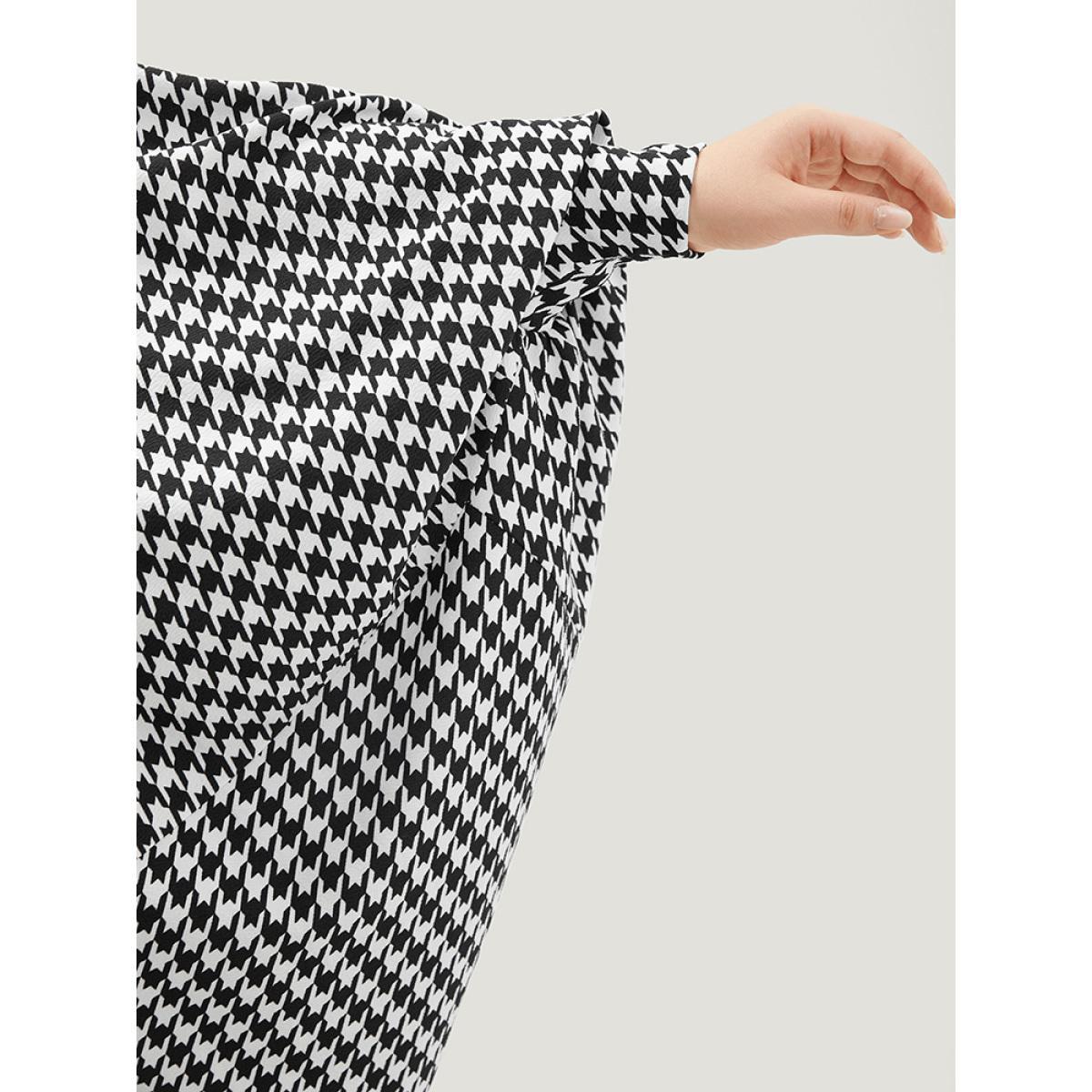 Plus Size Houndstooth Asymmetrical Hem Dolman Sleeve Kimono Women Black Casual Asymmetrical Loose Dailywear Kimonos BloomChic 28/5X Product Image