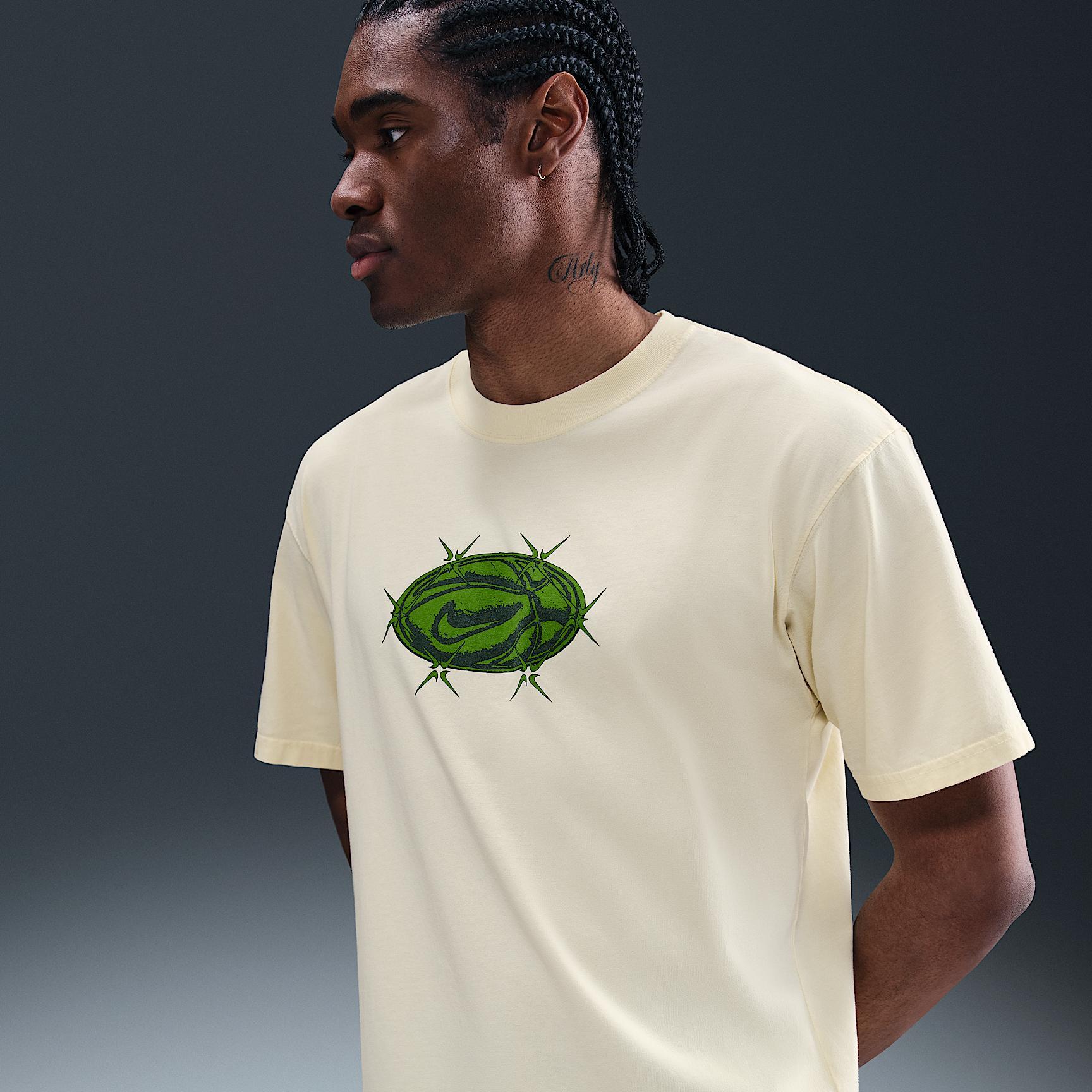 Nike Men's Max90 T-Shirt Product Image