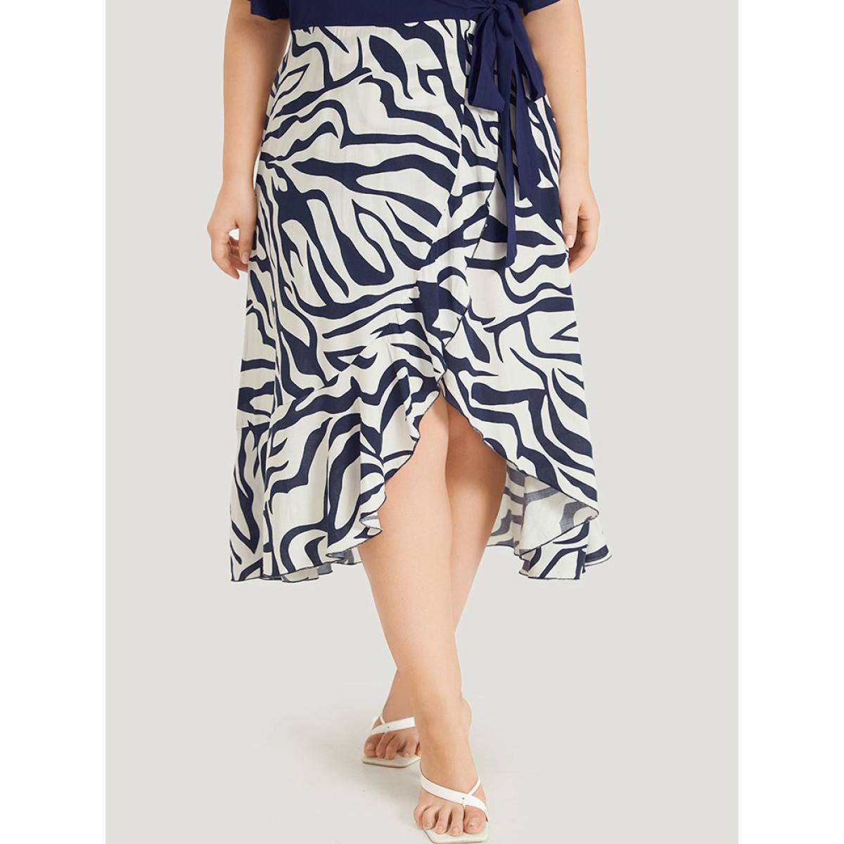 Plus Size Water Ripple Patchwork Wrap Pocket Knotted Dress Navy Women Office Wrap V-neck Sleeveless Curvy Midi Dress BloomChic 14-16/1X Product Image