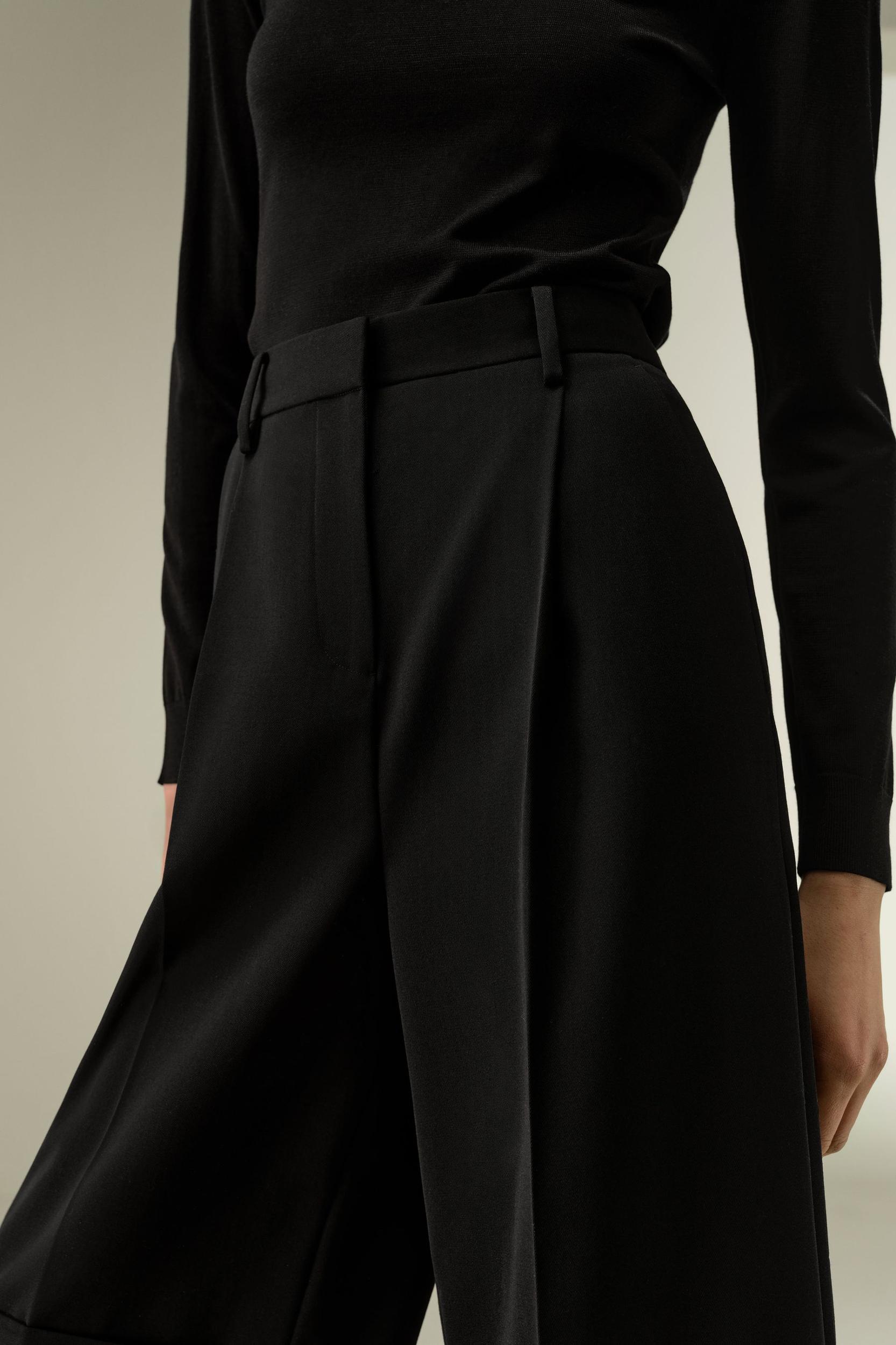 Tailored Knee-Length Wool Shorts Product Image