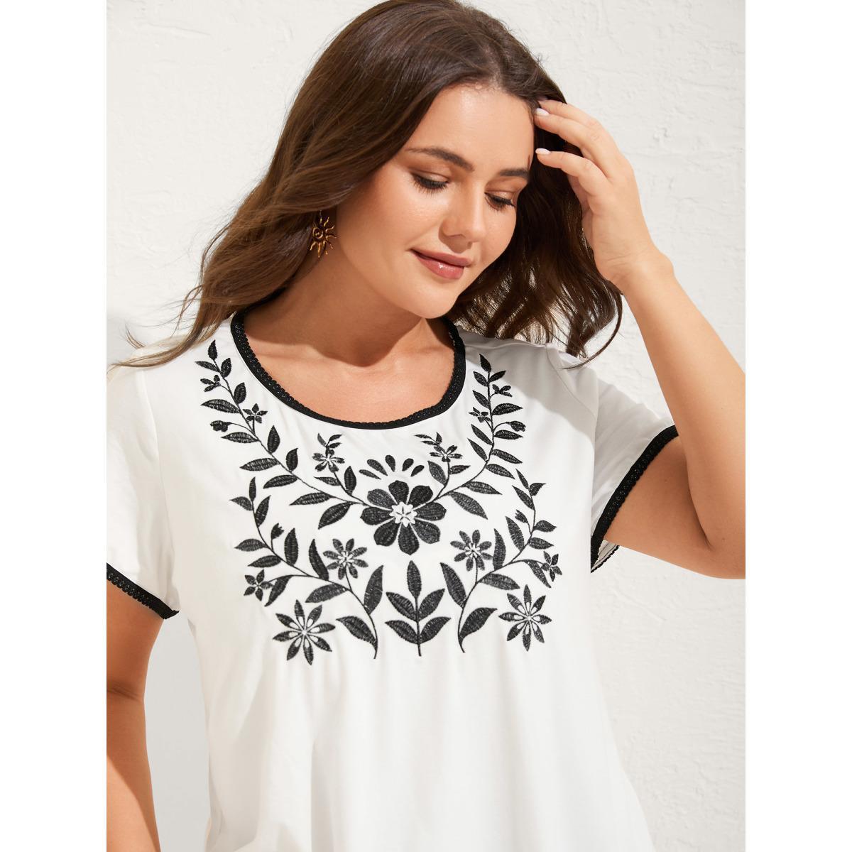 Plus Size Supersoft Floral Embroidered T-Shirt WhiteSmoke Women Round Neck Vacation T-shirts BloomChic 30/6X Product Image