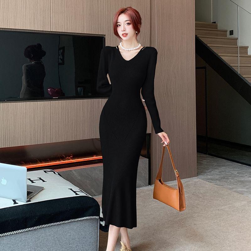 V-Neck Long Sleeve Plain Ribbed Knit Bodycon Midi Dress Product Image