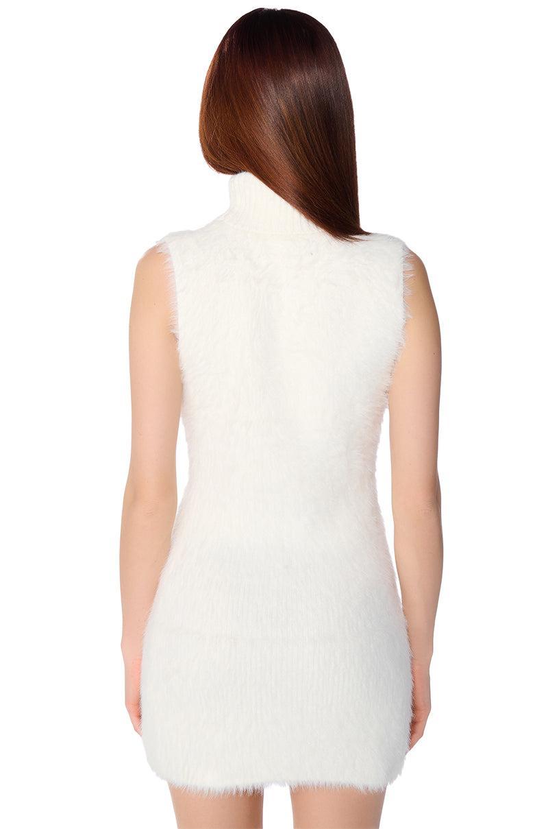 KYLIE FUZZY CARDIGAN IN WHITE Product Image