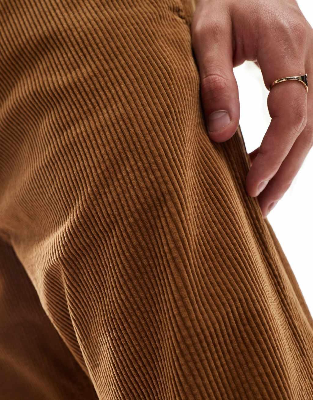 Polo Ralph Lauren Easy pleated straight leg corduroy pants in tan Product Image