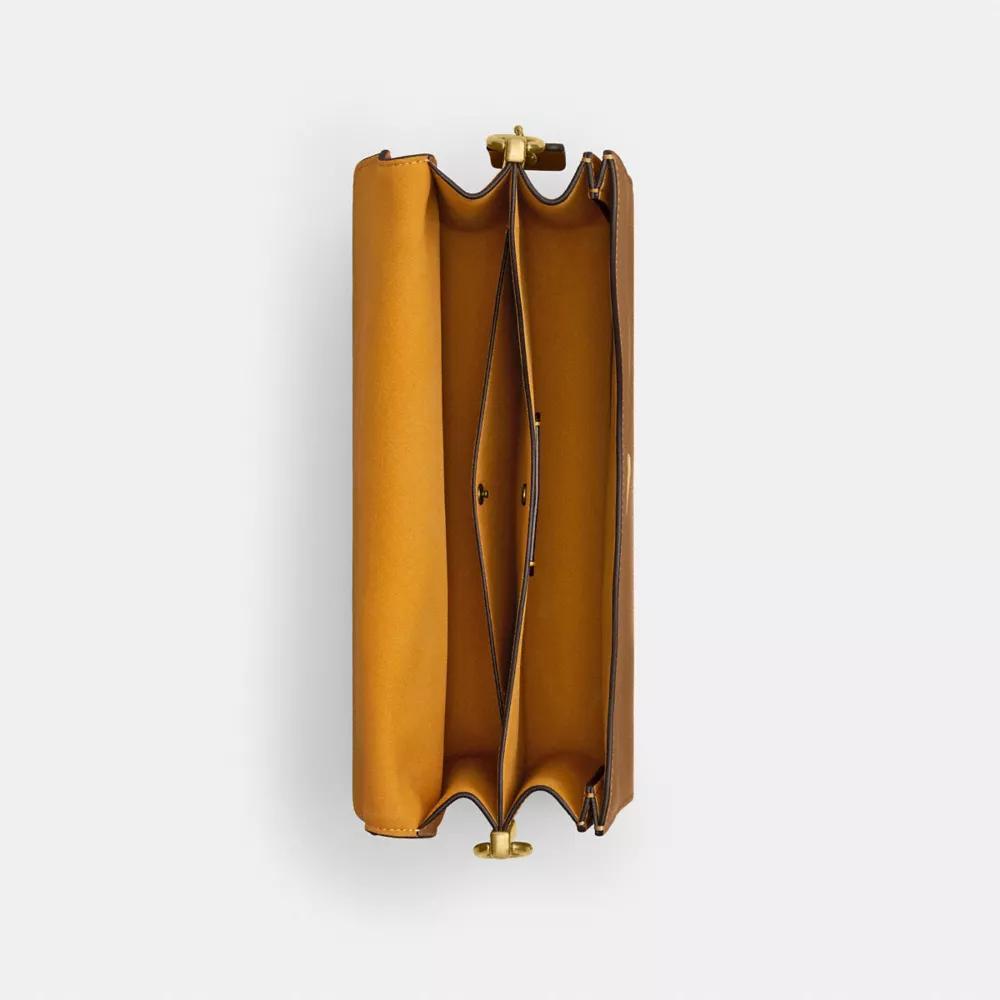 Chain Tabby Shoulder Bag 30 Product Image