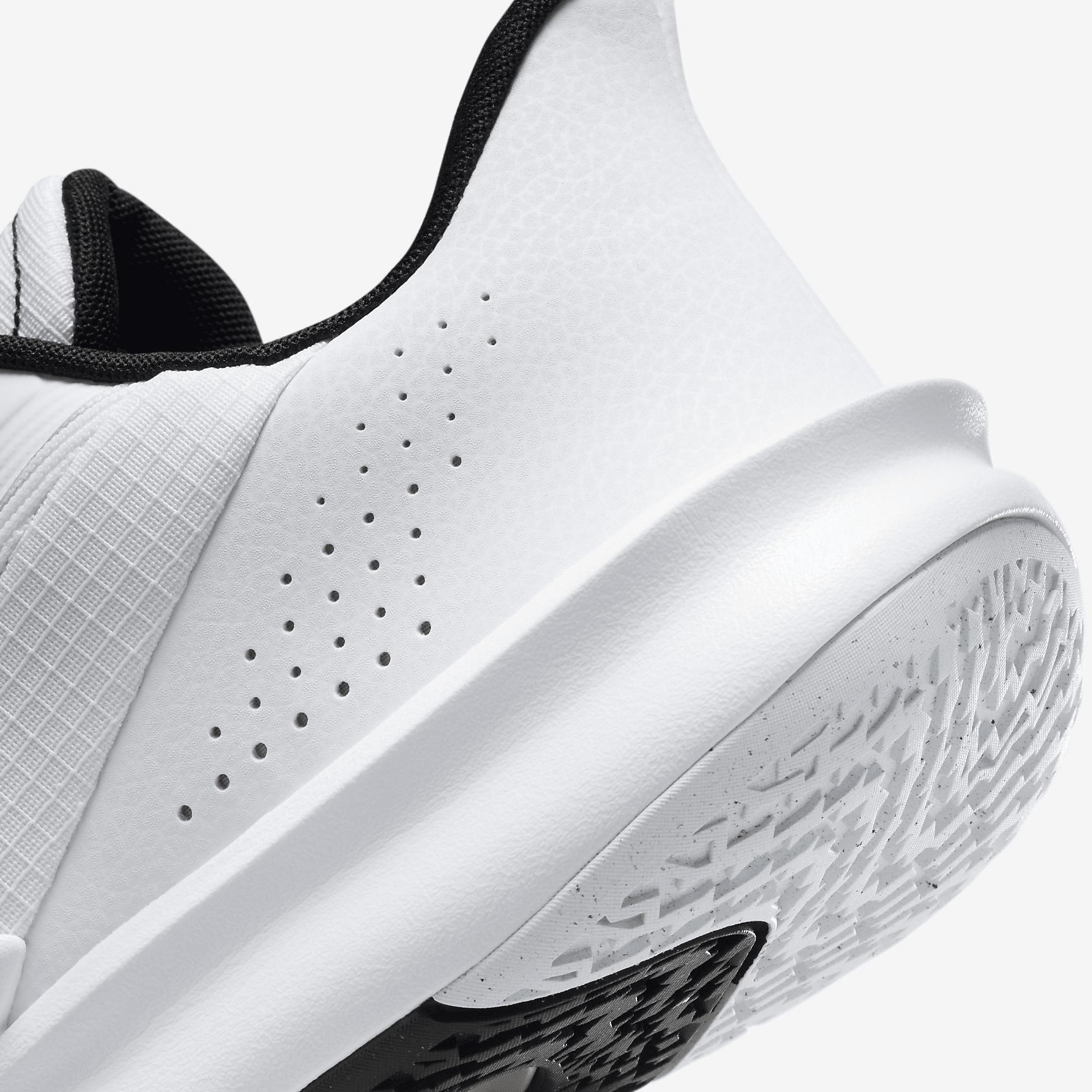 Nike Men's Precision 7 Basketball Shoes Product Image