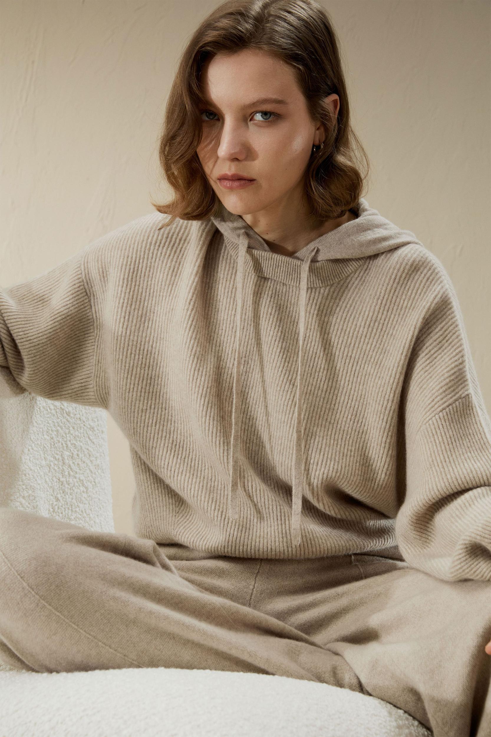 Eshe 2-in-1 Cashmere Detachable Hoodie Product Image