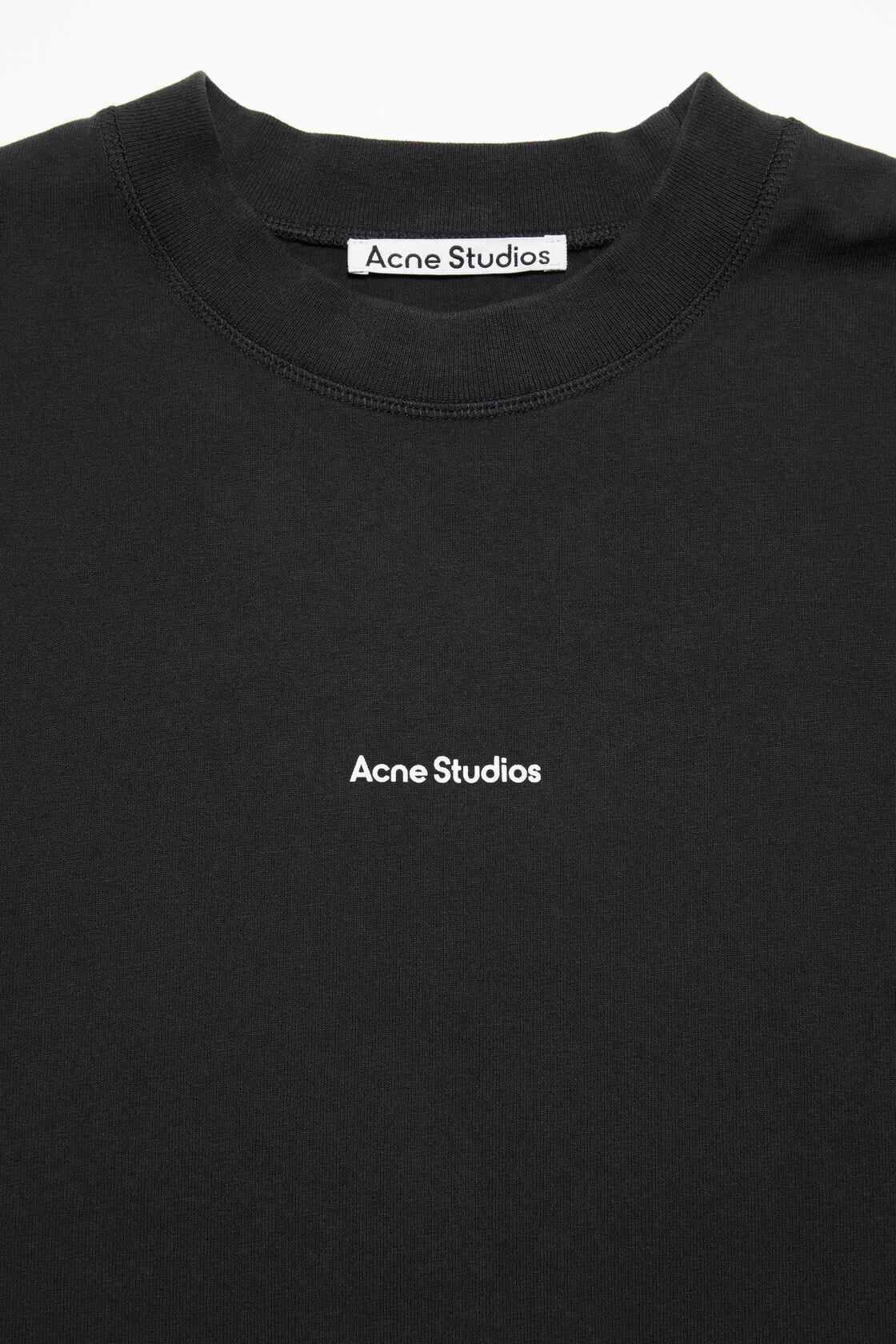 ACNE STUDIOS Logo Detailed Long-sleeved T-shirt In Black Product Image
