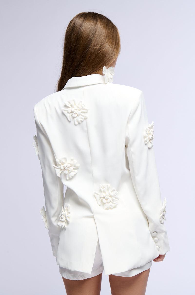 RUMI MONOCHROME FLORAL BLAZER IN WHITE Product Image