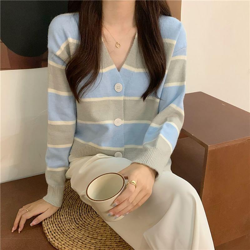 V-Neck Color Block Cardigan Product Image
