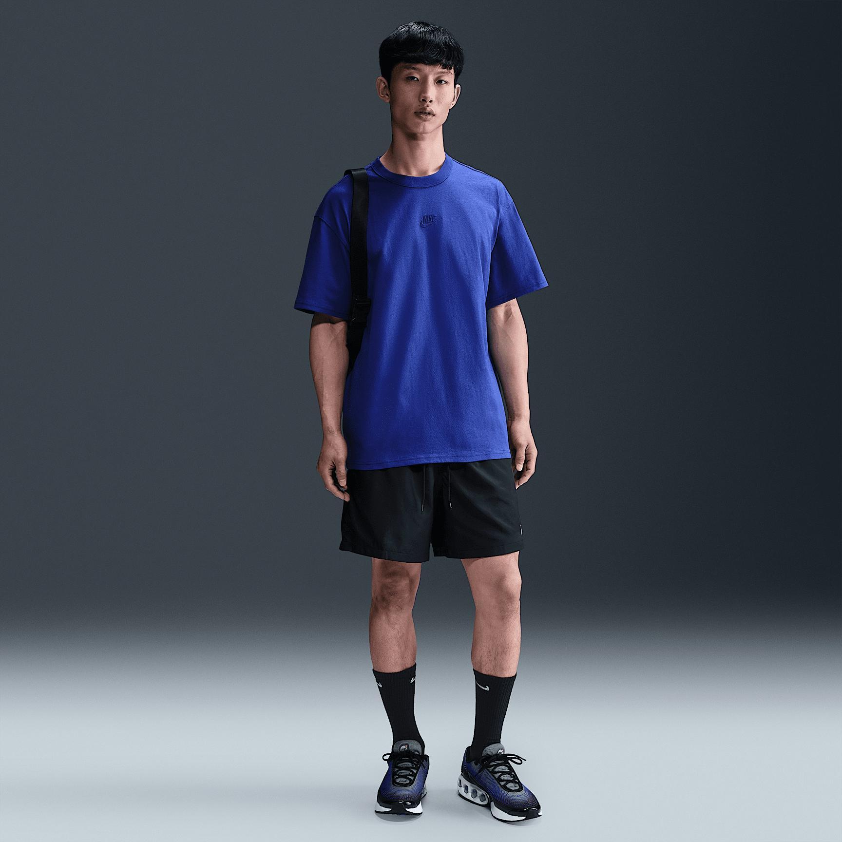 Nike Sportswear Premium Essentials Men's T-Shirt Product Image